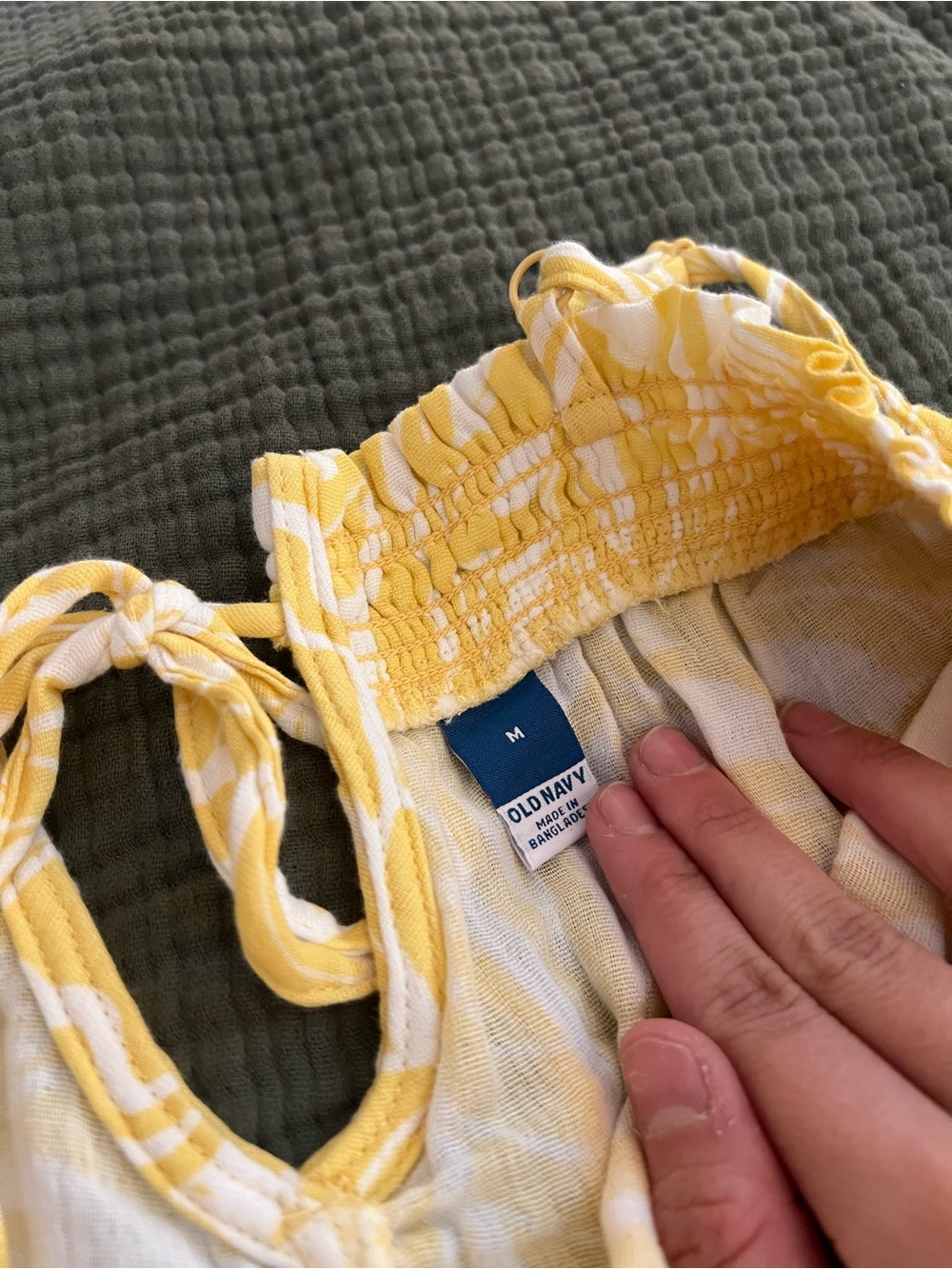 Old Navy Yellow and White Crop Top & Skirt Set - Picture 5 of 9